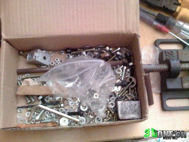 [DIY改装] DIY全金属框架的3D打印机（更新软件）